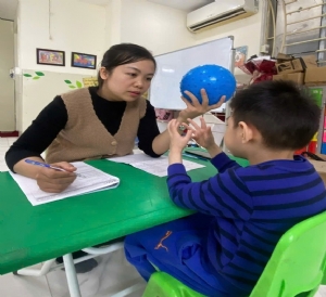 Kết nối với các trường mầm non trong khu vực sàng lọc miễn phí cho trẻ có rối loạn phát triển