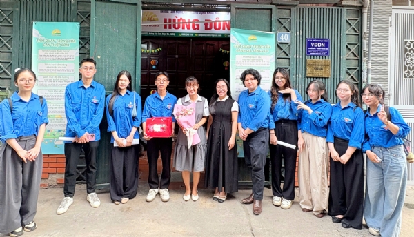 Trung tâm Hừng Đông chào đón sinh viên Học viện Thanh thiếu niên Việt Nam đến thực tập